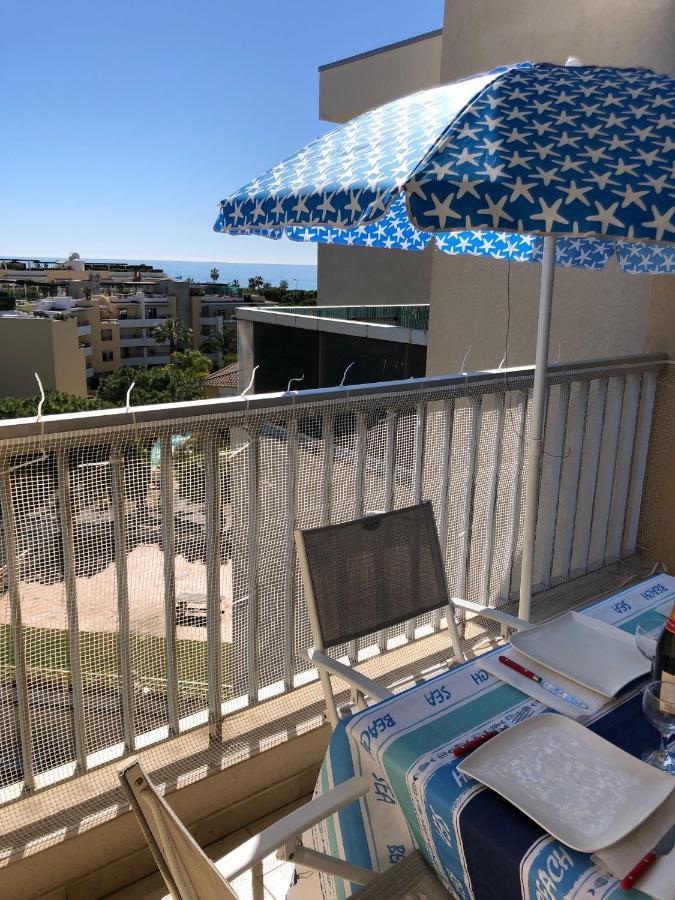 A Cros De Apartment
