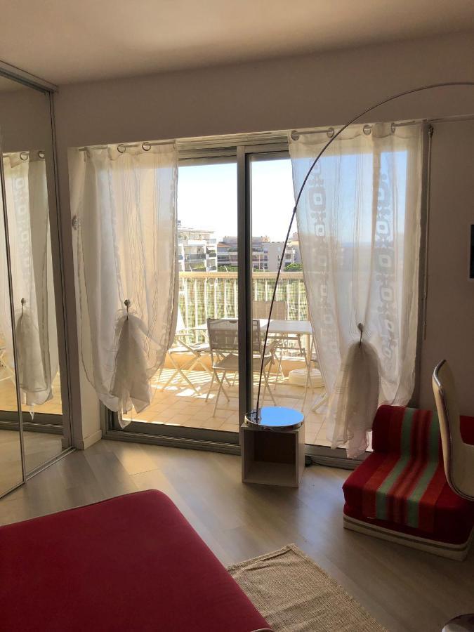 A Cros De Apartment